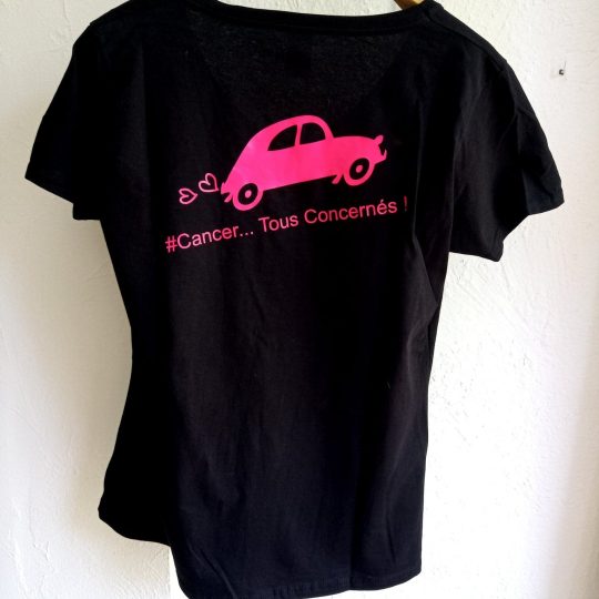 Tee-shirt noir col V