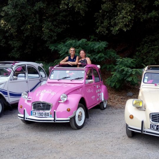 Kermesse pitchounet : Alexandra Lamy dans la 2cv les Deuch'S